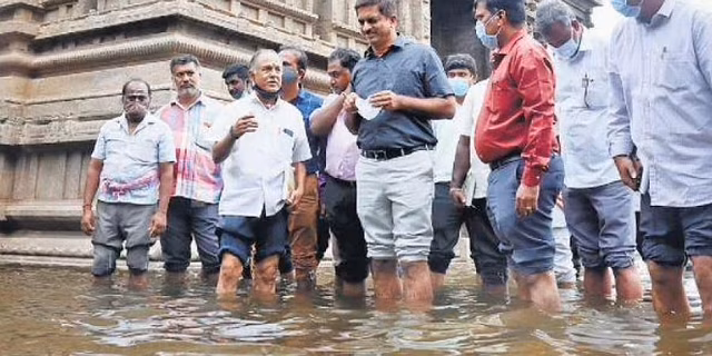 மழை நின்று 15 நாட்களுக்கு பிறகும் வெள்ளத்தில் மிதக்கும் வேலூர் ஜலகண்டேஸ்வரர் கோவில்!