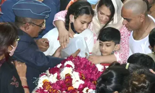 தந்தையை போன்று விமானப்படையில் இணைவேன்: ஹெலிகாப்டர் விபத்தில் உயிரிழந்த விங் கமாண்டர் வீரரின் மகள் தகவல்!