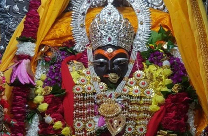 ஆயிரம் படிகளை கடந்தால் மட்டுமே தரிசிக்க முடியும் ஆச்சர்ய சக்திபீடம் !