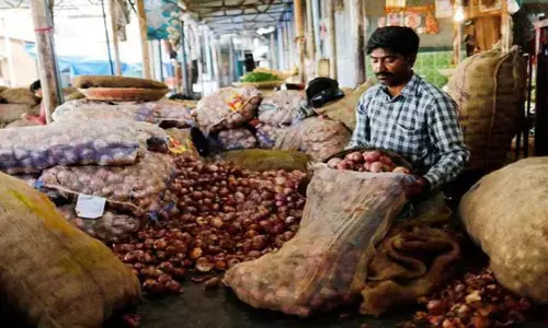 நேரடி கண்காணிப்பில் வந்த விலை நிலவரம் - அத்தியாவசிய உணவு பொருட்களின் விலையை கட்டுப்படுத்த மத்திய அரசு எடுத்த நடவடிக்கை!