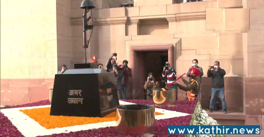 பிரதமரின் வரலாற்று சாதனை: தேசிய போர் நினைவுச் சுடருடன் இணைந்த அமர் ஜவான் ஜோதி!