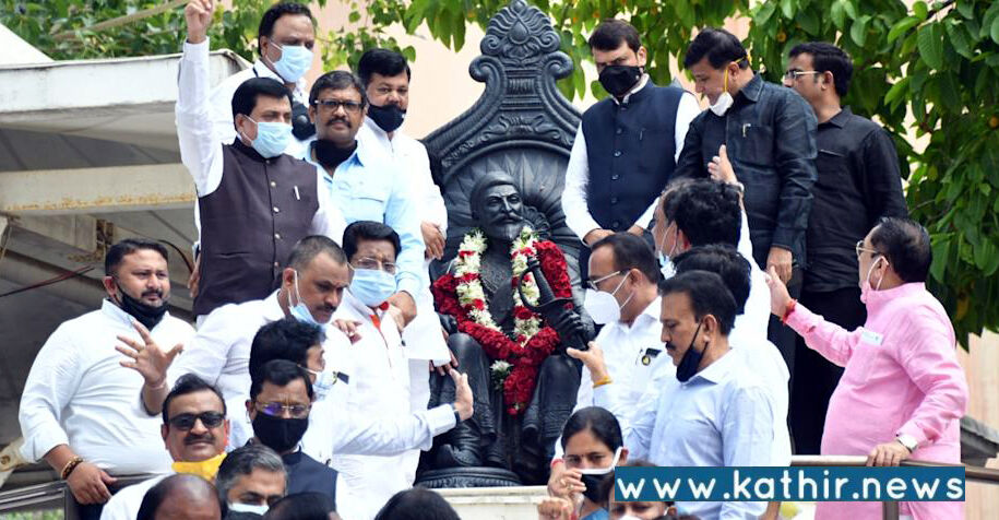 அரசியல் சாசனத்திற்கு எதிரானது: மகாராஷ்டிராவில் 12 பா.ஜ.க. எம்.எல்.ஏ.க்கள் சஸ்பெண்ட் ரத்து.. உச்சநீதிமன்றம் அதிரடி!