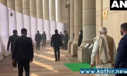 மத்திய பட்ஜெட்: பிரதமர் மோடி நாடாளுமன்றம் வருகை! மத்திய பட்ஜெட்: பிரதமர் மோடி நாடாளுமன்றம் வருகை!