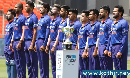 லதா மங்கேஷ்கர் மறைவு: கருப்பு பட்டை அணிந்து விளையாடும் இந்திய அணி!