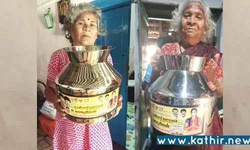 அதிகாரிகளின் துணையுடன் பரிசுப்பொருட்களை அள்ளி வீசும் தி.மு.க.! கண்டுக்கொள்ளுமா தேர்தல் ஆணையம்!