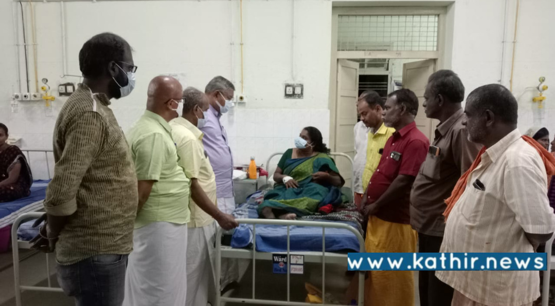 திருநெல்வேலி : தி.மு.க'வினரால் தாக்கப்பட்ட பா.ஜ.க பெண் வேட்பாளர், மருத்துவமனையில் அனுமதி !
