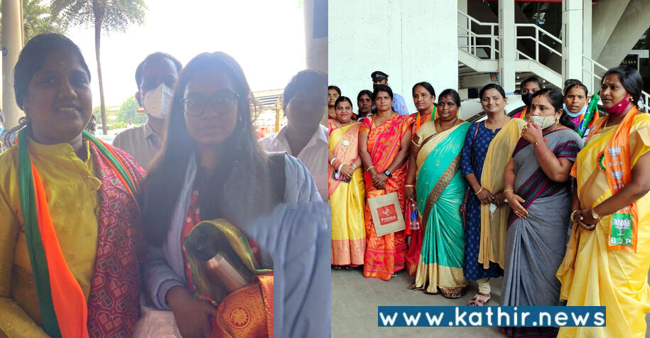 உக்ரைனில் இருந்து சென்னை வந்த மாணவர்களை வரவேற்ற பா.ஜ.க. மகளிர் அணி!