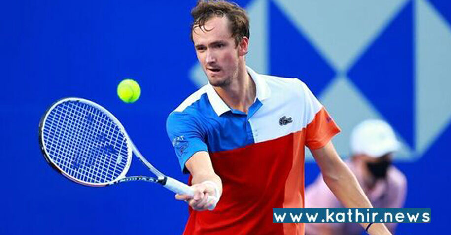 நோவக் ஜோகோவிச்சின் இடத்தை பிடித்த ரஷ்ய வீரர் மெட்விடேவ்!