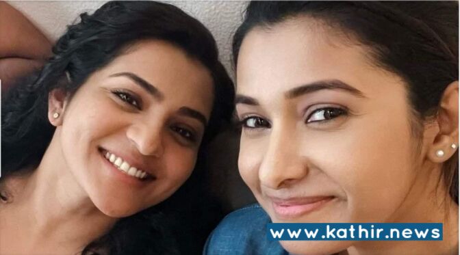 பார்வதியுடன் இணைந்த பிரியா பவானி சங்கர்