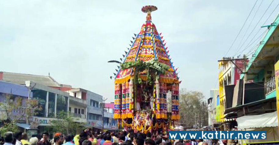 ஆற்காடு கங்காதர ஈஸ்வரர் கோயிலில் பங்குனி பிரம்மோற்சவ தேரோட்டம்!