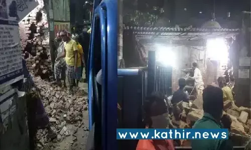 அல்லாஹு அக்பர் கோஷத்தோடு கோவிலை இடித்த கும்பல் - பக்தர்களை தாக்கி கொள்ளையடித்த அதிர்ச்சி சம்பவம்! அல்லாஹு அக்பர் கோஷத்தோடு கோவிலை இடித்த கும்பல் - பக்தர்களை தாக்கி கொள்ளையடித்த அதிர்ச்சி சம்பவம்!