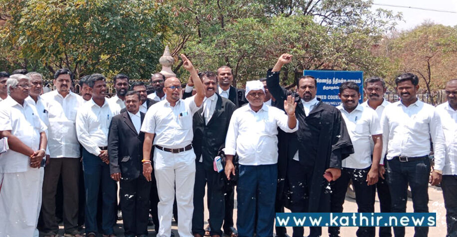 நீதிபதிகளுக்கு கொலை மிரட்டல்: இந்து முன்னணி வழக்கறிஞர்கள் போராட்டம்!