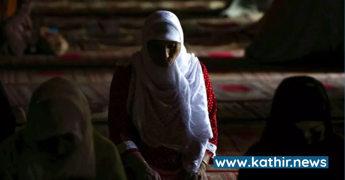 முத்தலாக் கூறியதை எதிர்த்த மனைவியை பலமுறை கத்தியால் தாக்கிய கணவன் - போலீசார் வலைவீச்சு முத்தலாக் கூறியதை எதிர்த்த மனைவியை பலமுறை கத்தியால் தாக்கிய கணவன் - போலீசார் வலைவீச்சு