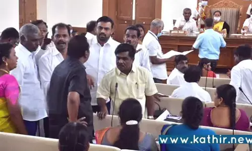 அடிதடியுடன் தொடங்கிய கோவை மாநகராட்சி முதல் கூட்டம்!