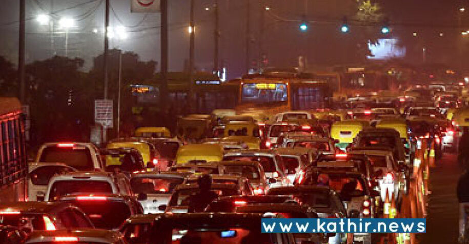 நள்ளிரவில் கடலூர், புதுச்சேரி சாலையில் கடுமையான போக்குவரத்து பாதிப்பு: என்ன நடந்தது?