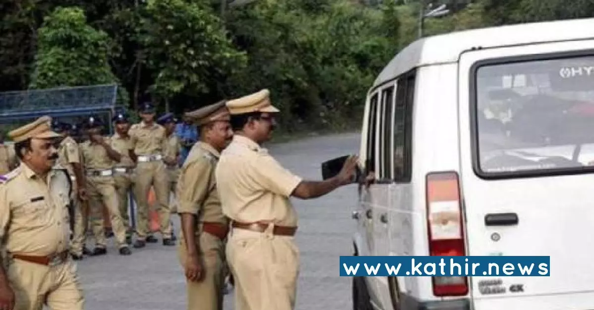 ராமநாதபுரம் லாட்ஜில் காஷ்மீர் இளைஞர்கள்! தமிழகத்தை குறி வைத்து ஜக்காத் வேட்டை! ராமநாதபுரம் லாட்ஜில் காஷ்மீர் இளைஞர்கள்! தமிழகத்தை குறி வைத்து ஜக்காத் வேட்டை!