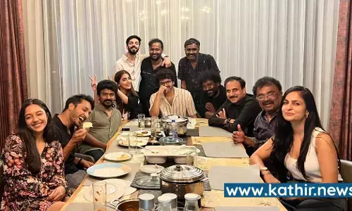 பீஸ்ட் வெற்றி - படக்குழுவினருடன் கொண்டாடிய விஜய்