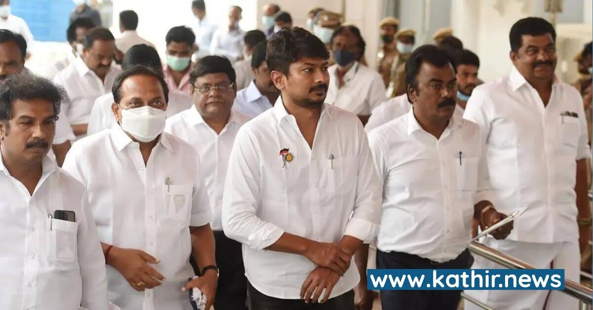 'நீங்கள் நடித்ததோ கெத்து! நீங்கள்தான் தமிழ்நாட்டின் சொத்து!!' - உதயநிதி புகழ்பாடும் அமைச்சர்கள்