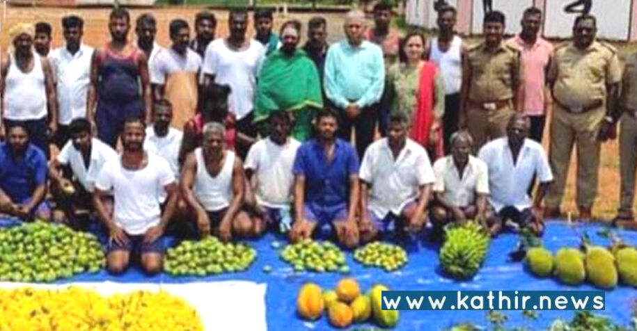 புதுச்சேரி மத்திய சிறையில் கைதிகள் பயிரிட்ட பூ, காய்கறிகள் அறுவடை!