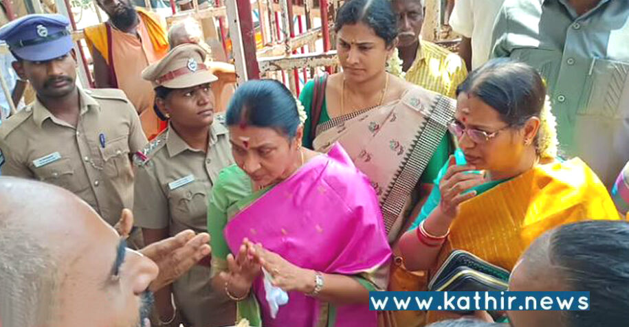 முதலமைச்சர் ஸ்டாலினுக்காக திருக்கோஷ்டியூரில் சிறப்புப் பூஜை செய்த அவரது மனைவி துர்கா!