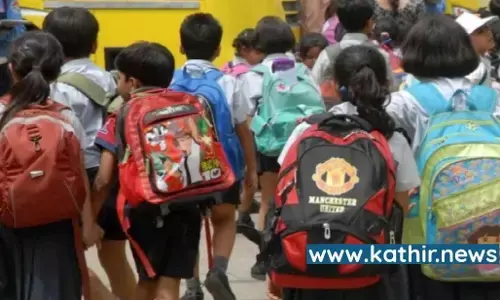 வறுமையில் வாடும் மக்களை குறி வைத்து மதமாற்றம் - பள்ளி ஊழியர்கள் 4 பேர் கைது! வறுமையில் வாடும் மக்களை குறி வைத்து மதமாற்றம் - பள்ளி ஊழியர்கள் 4 பேர் கைது!