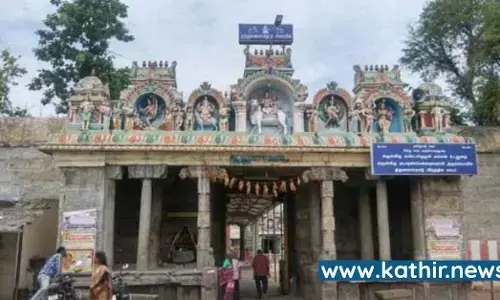 திருவாலங்காடு: கோவில் மண்டபம் பன்றி பண்ணையாக மாறிய அலங்கோலம்!