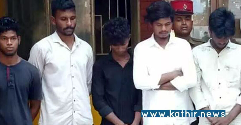 பள்ளி மாணவர்களுக்கு கஞ்சா சப்ளை செய்த 10 பேர் அதிரடி கைது!