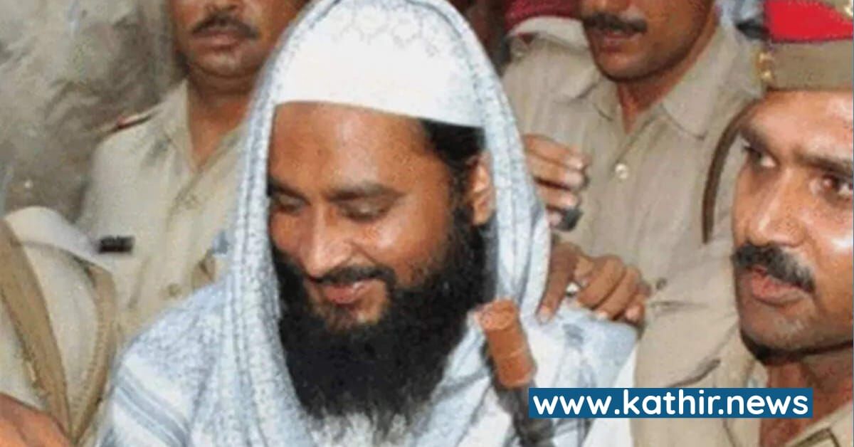 வாரணாசி தொடர் குண்டுவெடிப்பு குற்றவாளி வலியுல்லா கானுக்கு தூக்கு தண்டனை - நீதிமன்றம் அதிரடி தீர்ப்பு