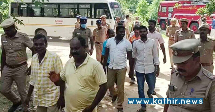 எரிவாயு சிலிண்டரை வைத்து போராட்டம் நடத்திய தலித் கிறிஸ்தவர்கள் அதிரடி கைது!