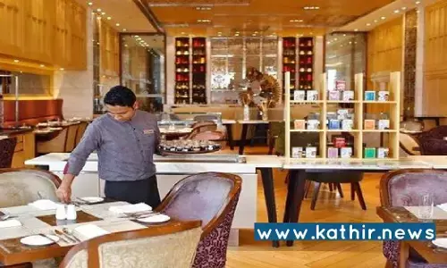 ஹோட்டல்களில் சேவை வரி வசூலிக்கறாங்களா? உடனே இதை செய்யுங்க - மத்திய அரசின் அதிரடி அறிவிப்பு!