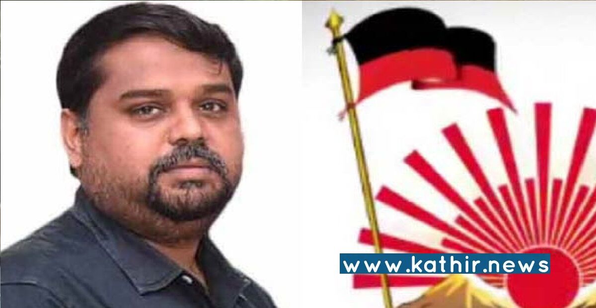 கேள்வி கேட்டவரின் குடும்ப படத்தை வெளியிட்டு மிரட்டும் தி.மு.க எம்.பி செந்தில் குமார் - அடிப்படை நாகரீகமே தெரியாதா? பொதுமக்கள் காட்டம்!