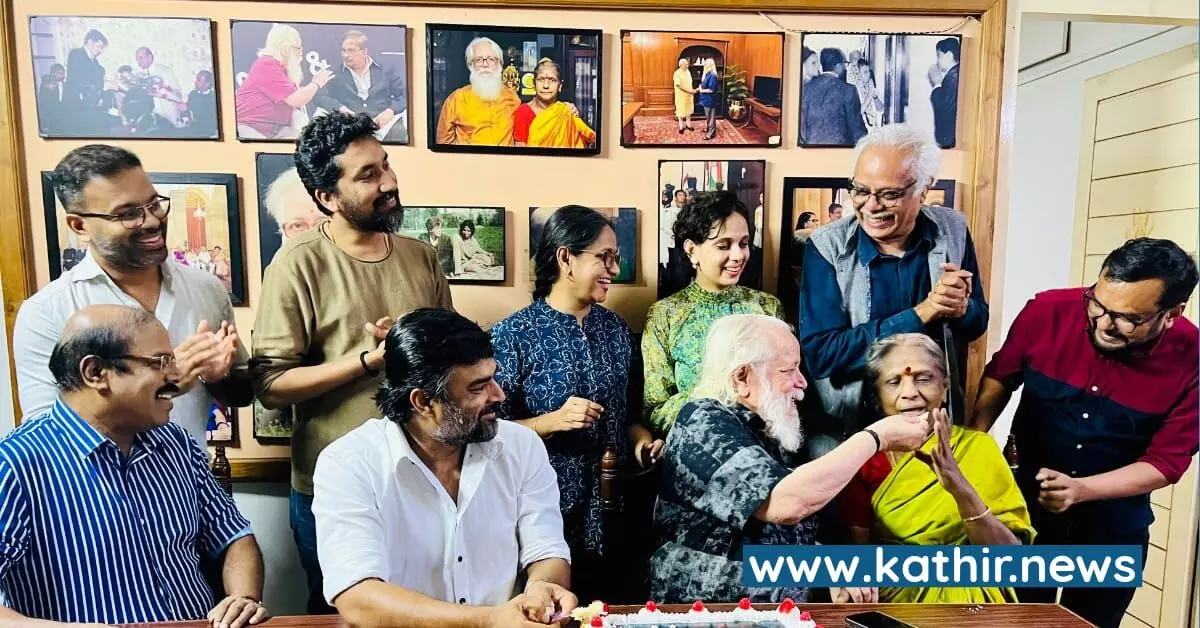 விஞ்ஞானி நம்பி குடும்பத்துடன் ராக்கெட்ரி வெற்றியை கொண்டாடிய மாதவன்