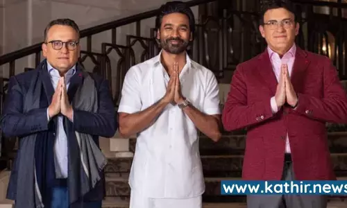 பாரம்பரிய உடையில் ஹாலிவுட் திரைத்துறையினர் மத்தியில் தனுஷ் - குவியும் பாராட்டுக்கள்