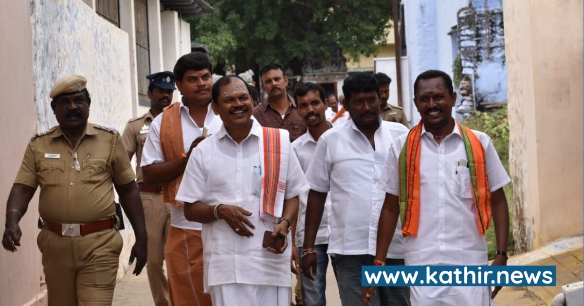 'ஆசிரியர்களிடம் உள்ள கண்டிப்பை பறித்ததால், இன்று மாணவர்கள் தறிகெட்டு நிற்கின்றனர்' - கொதிக்கும் அர்ஜுன் சம்பத்