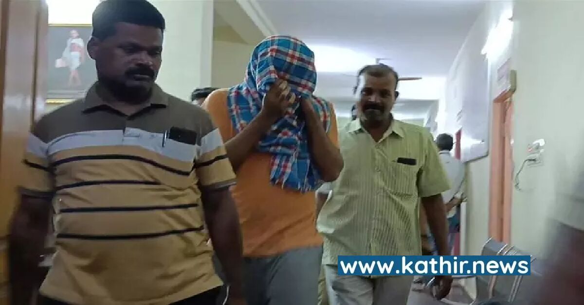 தடை செய்யப்பட்ட தீவிரவாத அமைப்புடன் தொடர்பு - ஆம்பூரில் பொறியியல் கல்லூரி மாணவன் கைது!