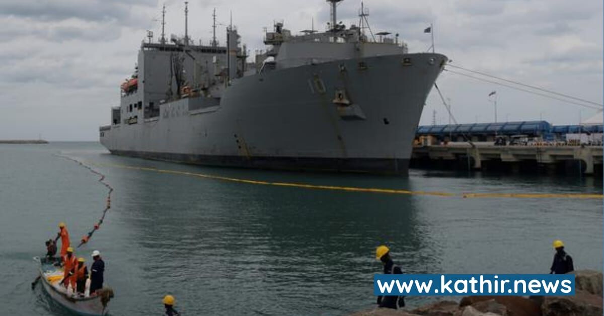 அமெரிக்க போர்க்கப்பல் பழுதுபார்க்கும் பணிக்காக வருவது எதனால் தெரியுமா?