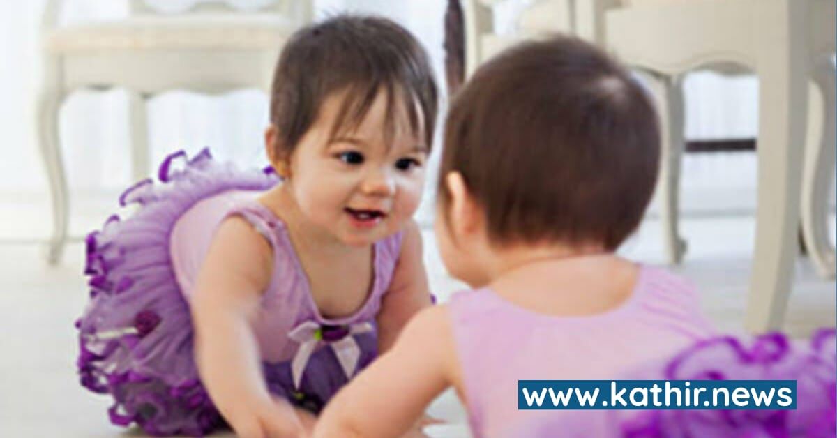 குழந்தைகளுக்கு கண்ணாடி காண்பிக்கலாமா?