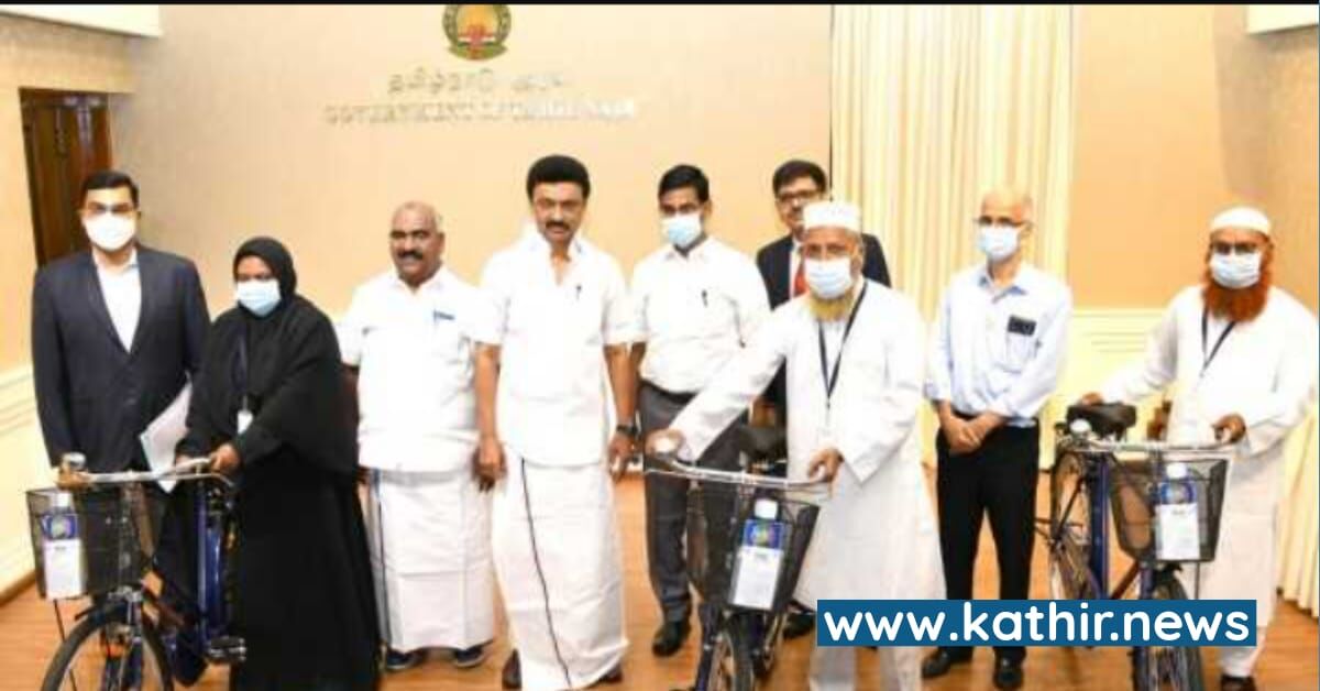 'வெள்ளிக்கிழமை மதியம் அவங்க தொழுகைக்கு போகணும் சீக்கிரம்' - உலமாக்களுக்கு சைக்கிள், ஹஜ் நிதியை சீக்கிரமாக வழங்கிய முதல்வர் ஸ்டாலின்