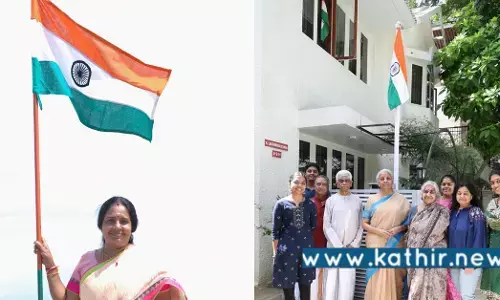 வீடுகளில் மூவர்ணக் கொடியை ஏற்றுவோம் - மக்களுக்கு உதாரணமாக பா.ஜ.க தலைவர்கள்!