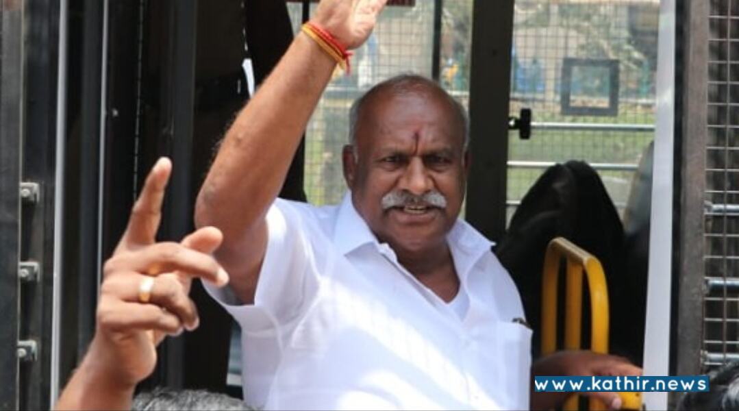 கனல்கண்ணன்  கைதை எதிர்த்து  ஆர்ப்பாட்டம்! இந்து முன்னணி தலைவர் கைது!