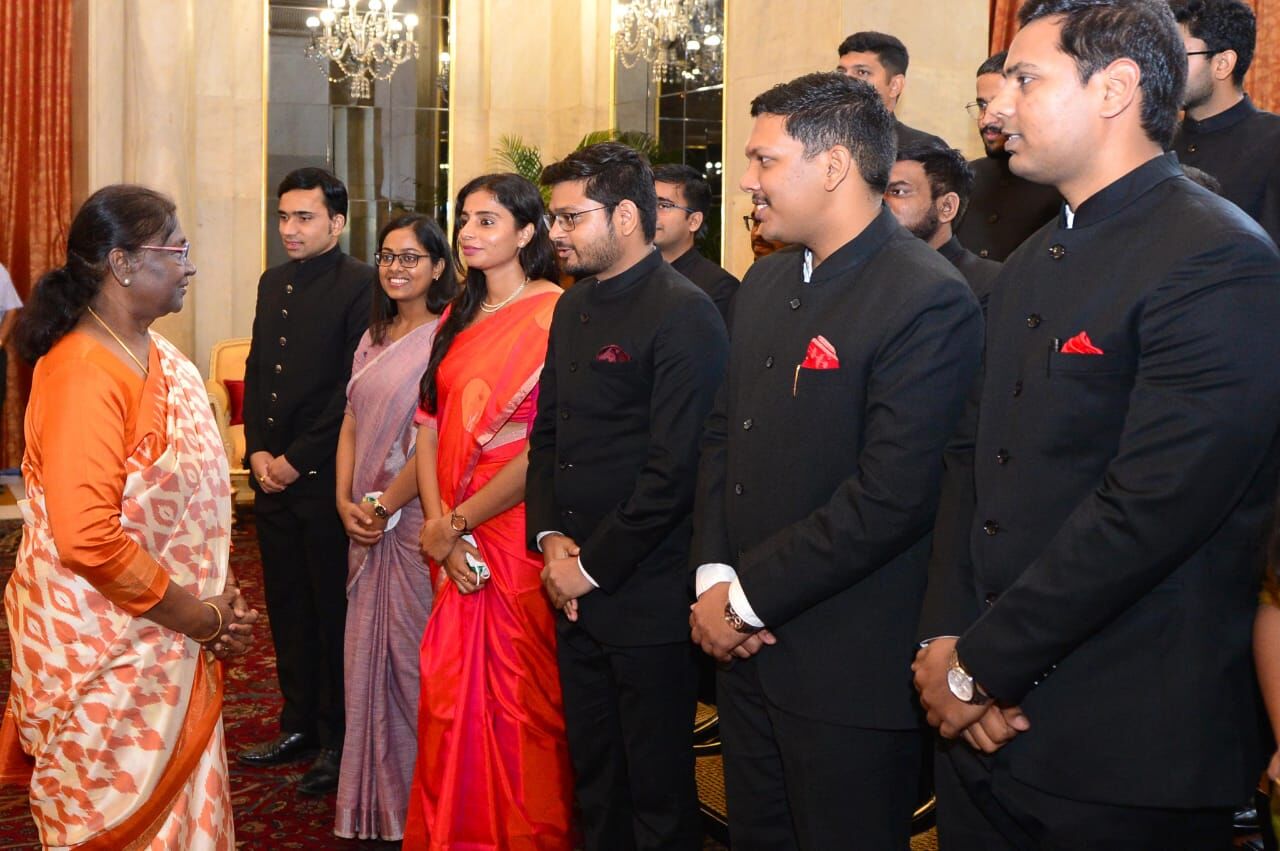 புதிய ஐ.ஏ.எஸ் அதிகாரிகளுக்கு ஜனாதிபதி கூறிய அறிவுரை என்ன?