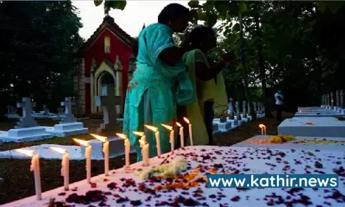 கப்ப தொகையை கட்டிட்டு பிணத்தை புதை - இறுதி சடங்கு நேரத்திலும் கொள்ளை அடிக்கும் சர்ச்கள்!