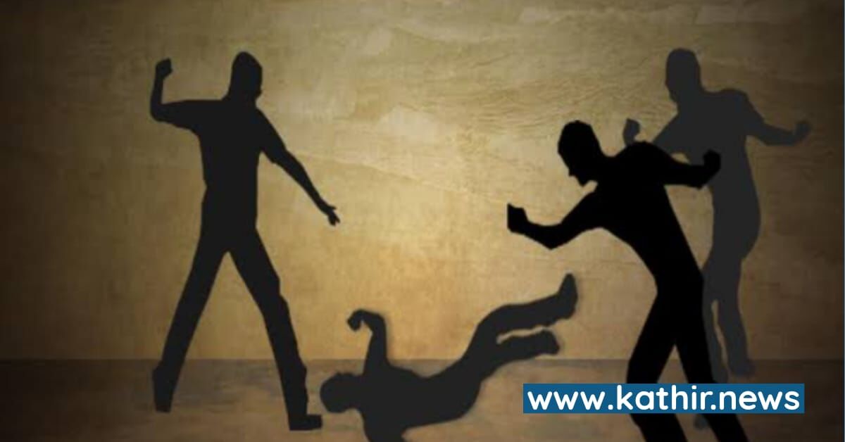 சார்பதிவாளரை கூட்டணி அமைத்து தாக்கிய தி.மு.க மற்றும் வி.சி.க  நிர்வாகிகள்