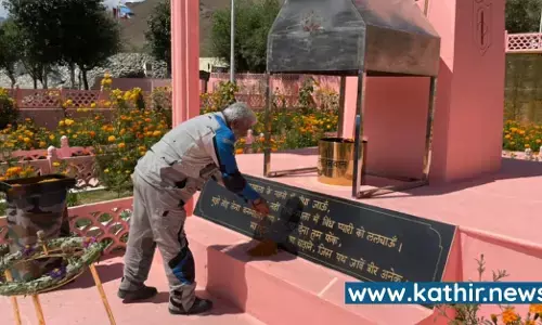 கார்கில் வீரர்களுக்கு அஞ்சலி செலுத்திய அஜித் - இணையத்தில் புகைப்படங்கள் வைரல்