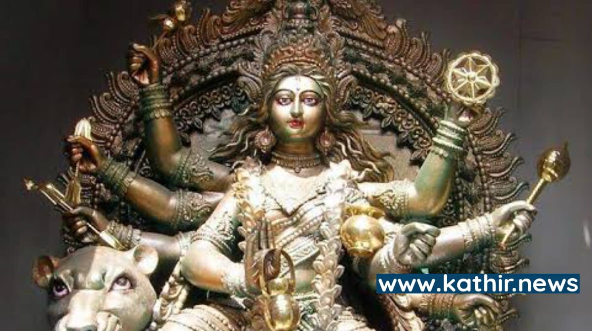 நவராத்திரி 3 - தீமைகளை நீக்கி வெற்றியை அருளும் அன்னை சந்திரகாந்தா