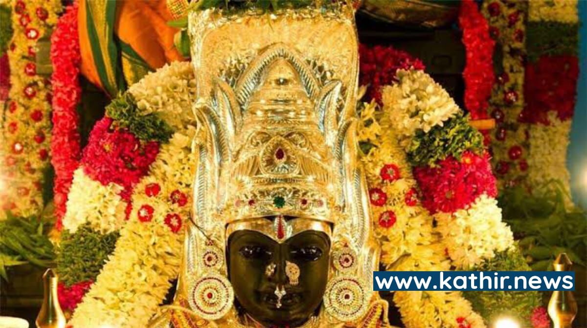 கைகூப்பி வணங்குபவருக்கு கருணை மழை பொழியும் கருமாரியின் அதிசயங்கள்!