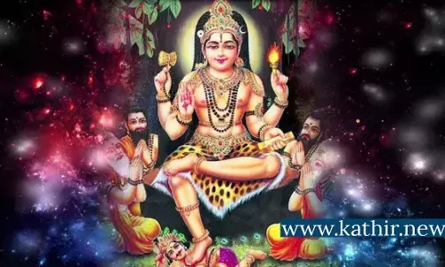 இருளை நீக்கி பிரகாசமான வாழ்வருளும் தக்‌ஷிணாமூர்த்தி வழிபாடு செய்வது எப்படி