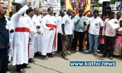 மதம் மாறினால் எஸ்.சி அந்தஸ்து/சலுகை கிடைக்குமா? மத்திய அரசு சொல்லப்போகும் முடிவு!