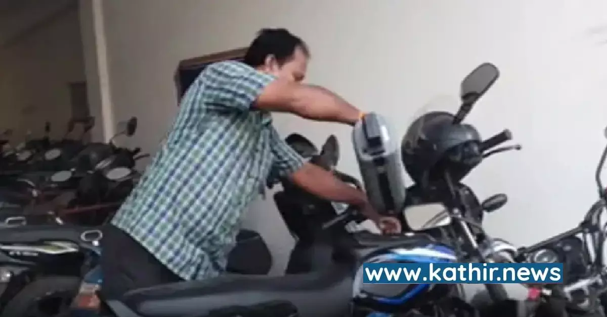 கோவை கார் வெடிப்பு சம்பவம் - நெல்லை மதகுரு வரை துருவி எடுக்கும் என்.ஐ.ஏ! கோவை கார் வெடிப்பு சம்பவம் - நெல்லை மதகுரு வரை துருவி எடுக்கும் என்.ஐ.ஏ!