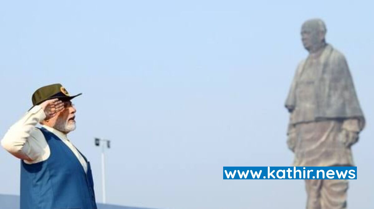 படேல் சிலைக்கு பிரதமர் மோடி மரியாதை - தேசிய ஒற்றுமை தினம் கொண்டாட்டம்